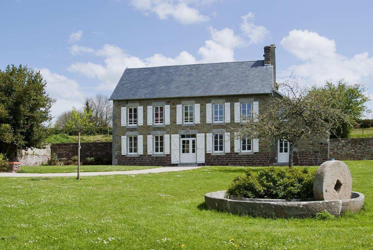 Manoir Du Mesnil De Bas Villa Brehal Bagian luar foto